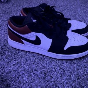 Jordan 1 low Black toe
